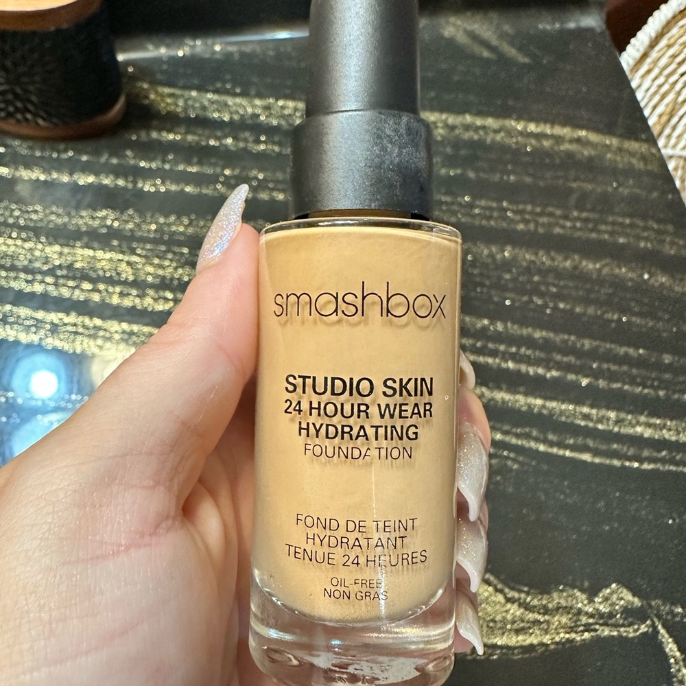 Smashbox Studio Skin Foundation shade 2.3